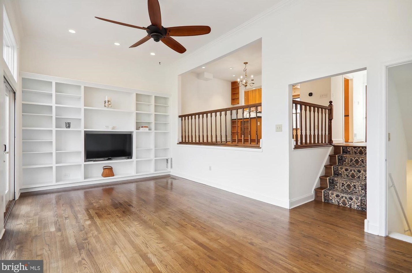 552 Monet Dr, Rockville MD 20850-3022 exterior