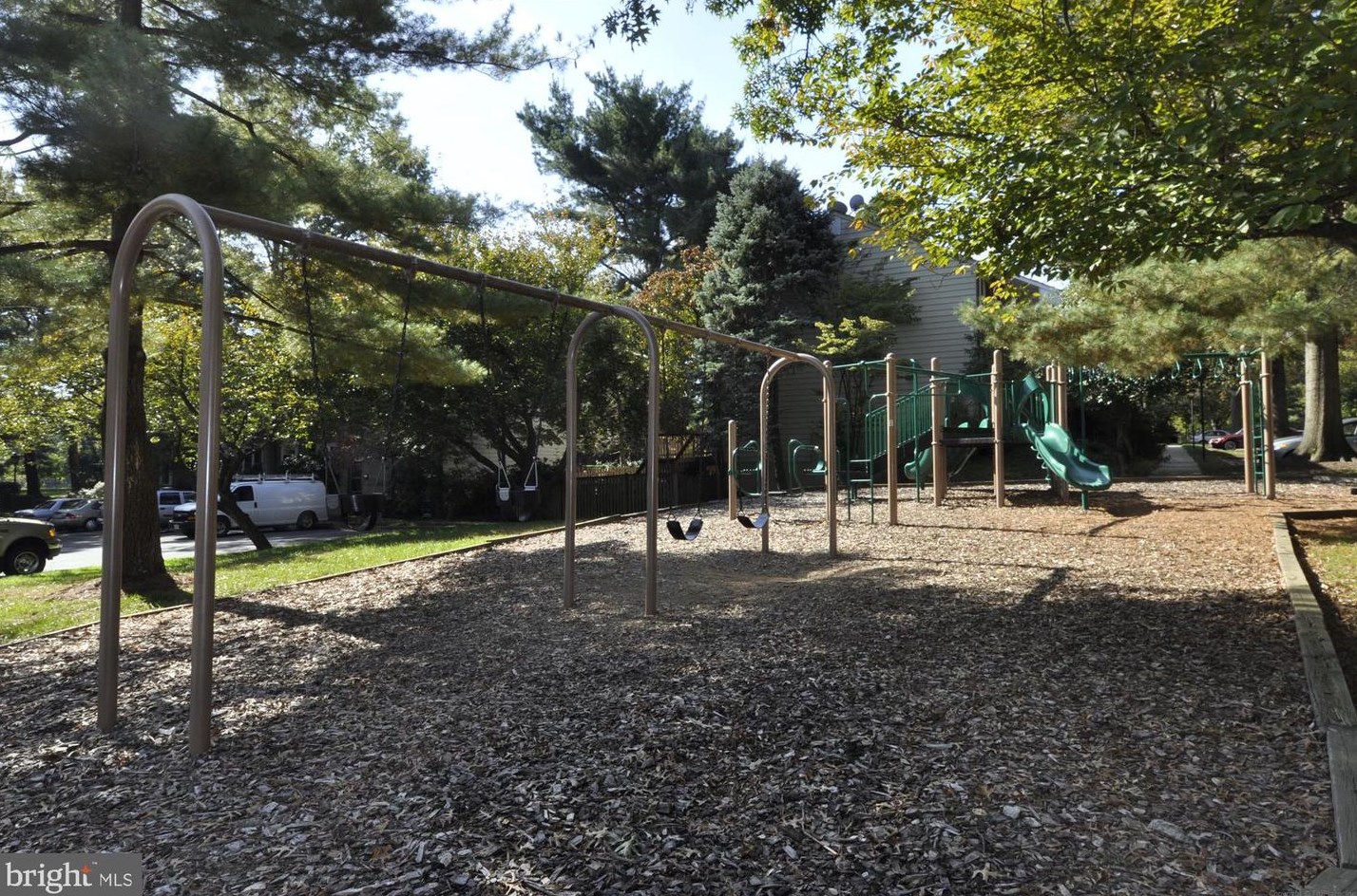 552 Monet Dr, Rockville MD 20850-3022 exterior