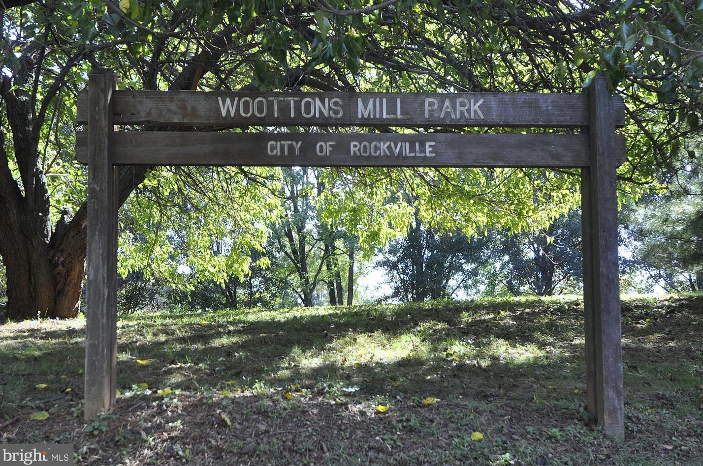 552 Monet Dr, Rockville MD 20850-3022 exterior