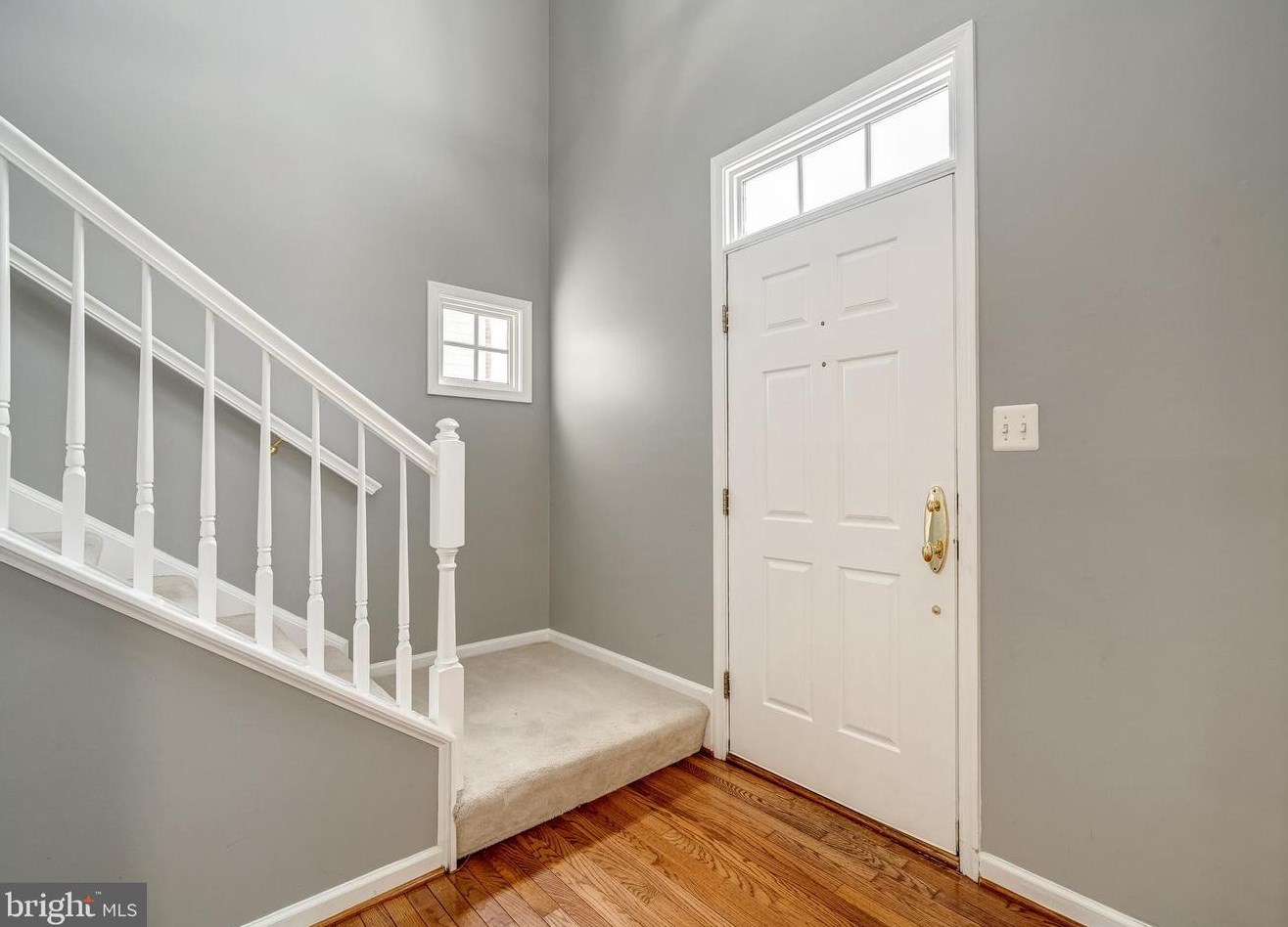423 Winter Walk Dr, Gaithersburg MD  20878-7808 exterior