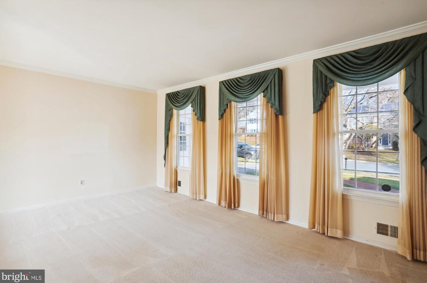 17 Redding Ridge Dr, Gaithersburg MD  20878-2625 exterior