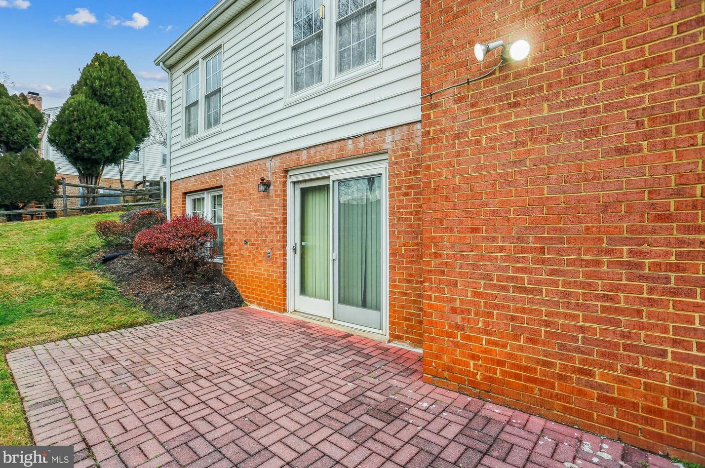 17 Redding Ridge Dr, Gaithersburg MD  20878-2625 exterior