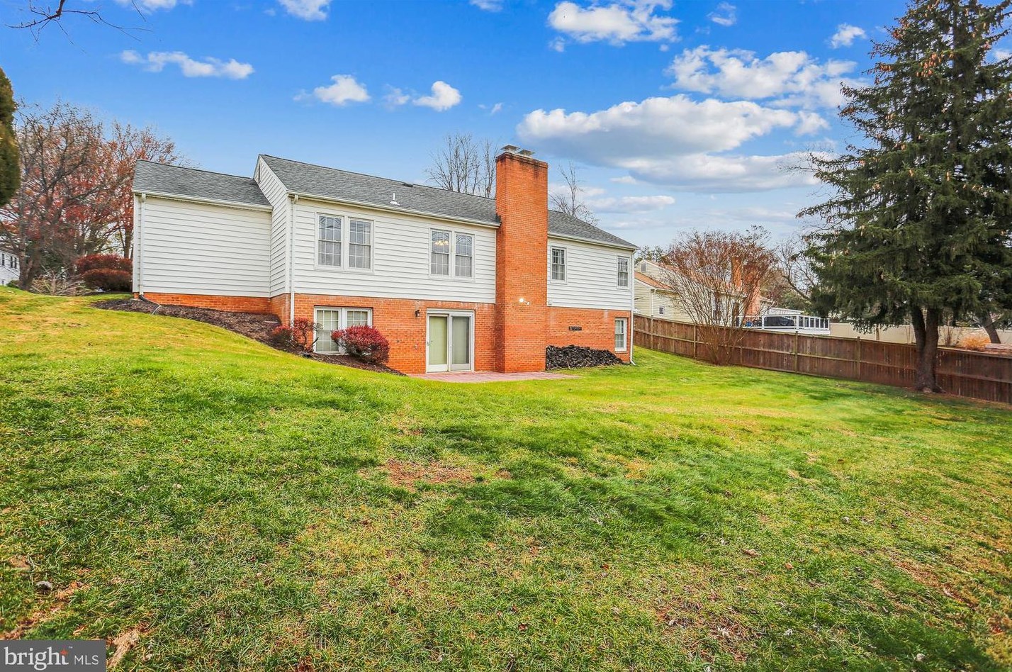 17 Redding Ridge Dr, Gaithersburg MD  20878-2625 exterior