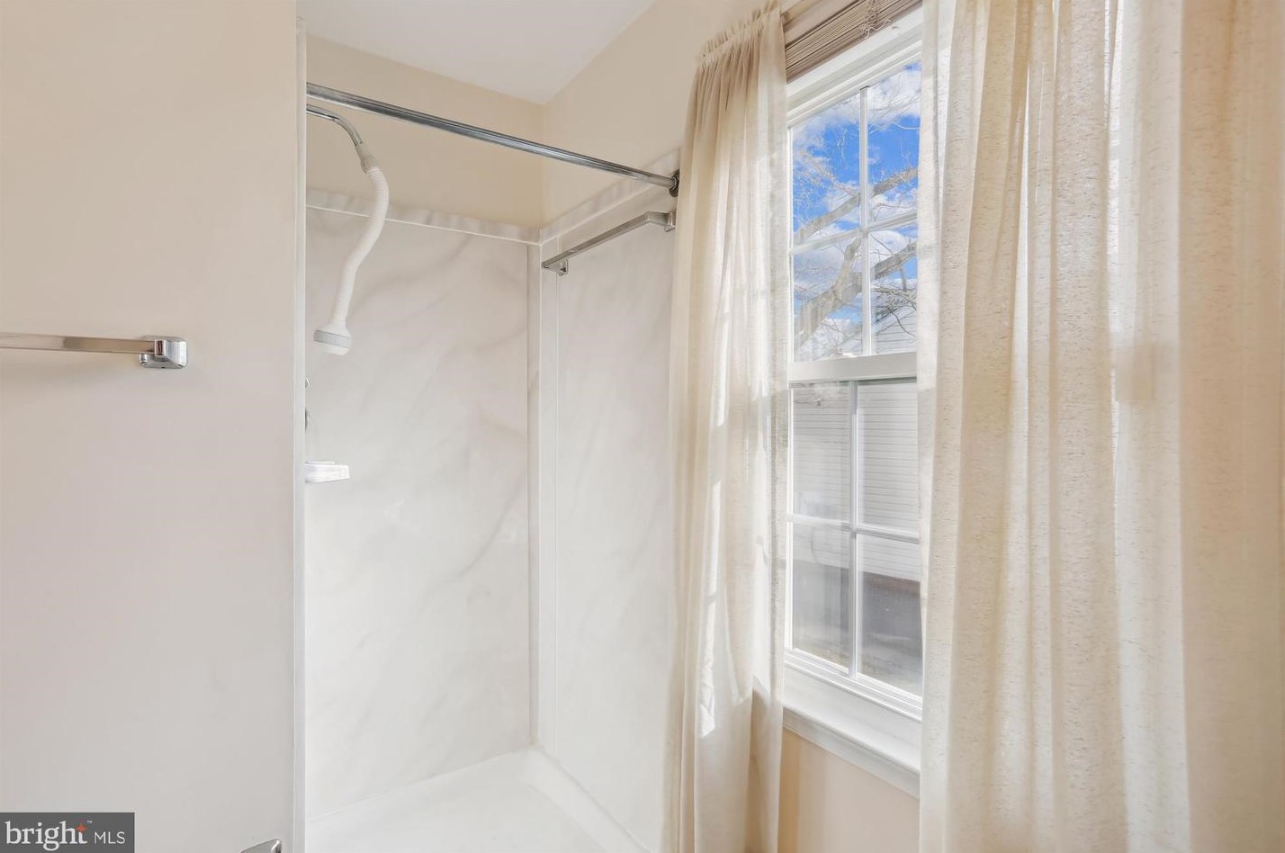 17 Redding Ridge Dr, Gaithersburg MD  20878-2625 exterior