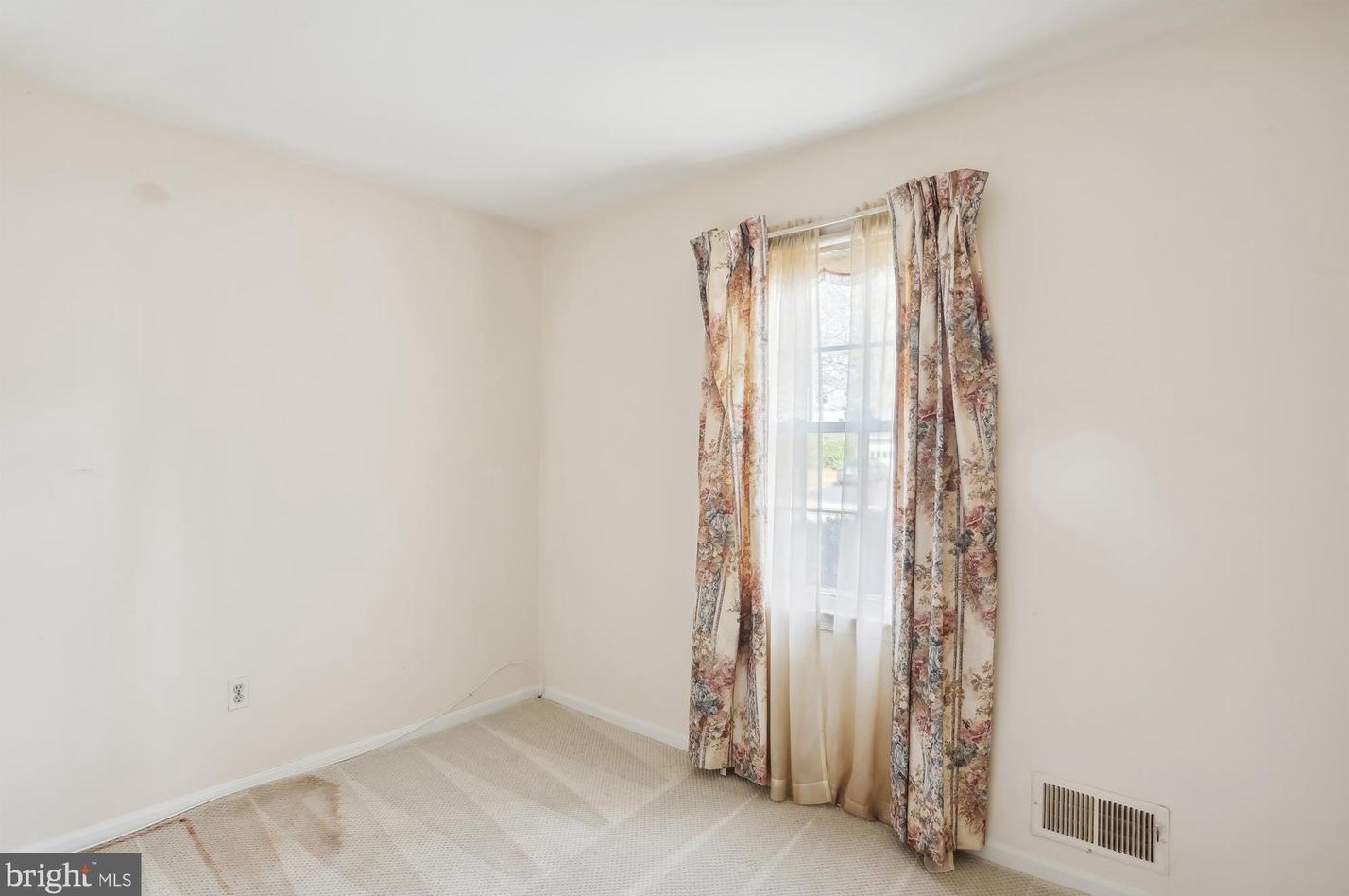 17 Redding Ridge Dr, Gaithersburg MD  20878-2625 exterior