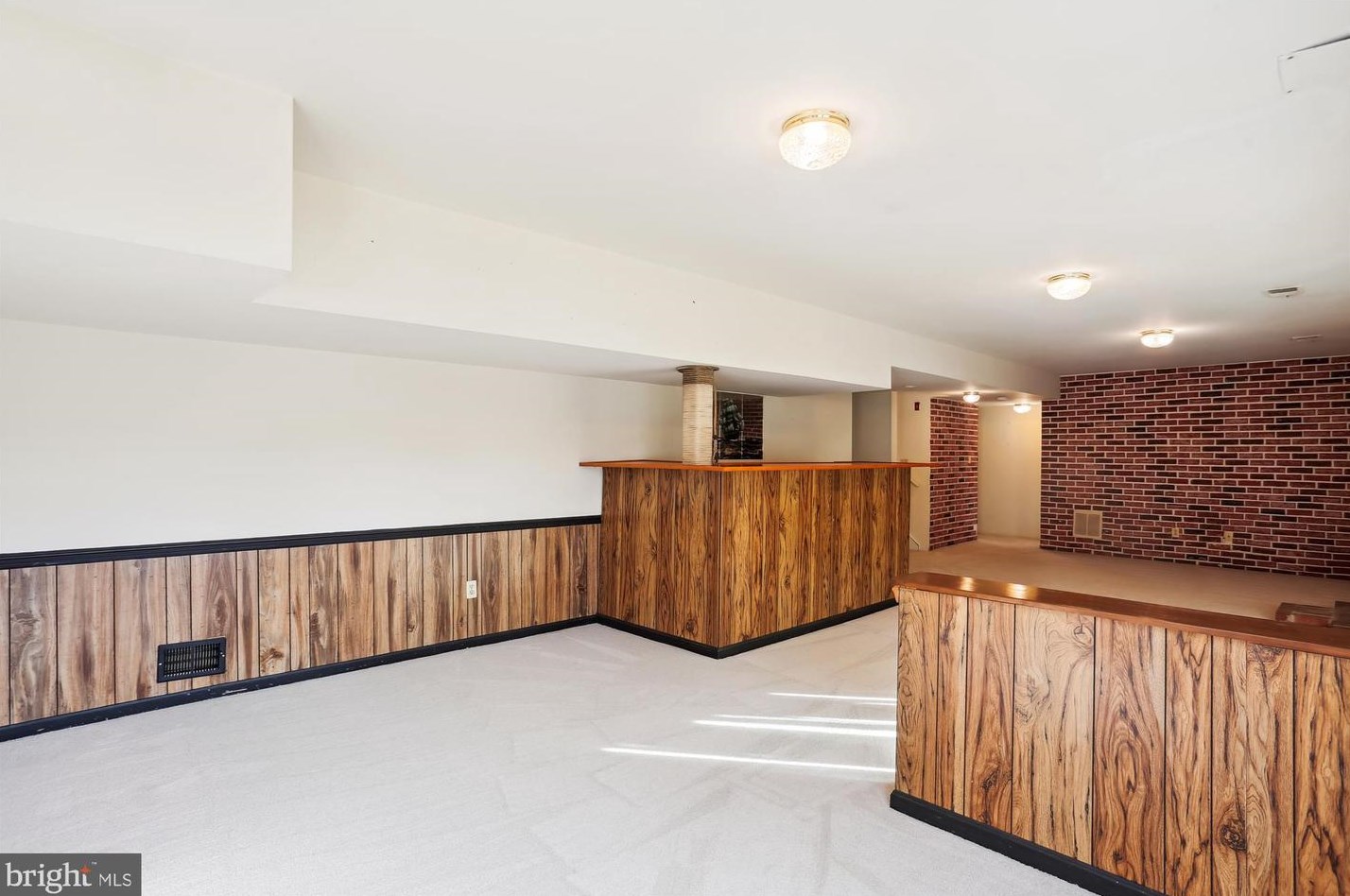 17 Redding Ridge Dr, Gaithersburg MD  20878-2625 exterior