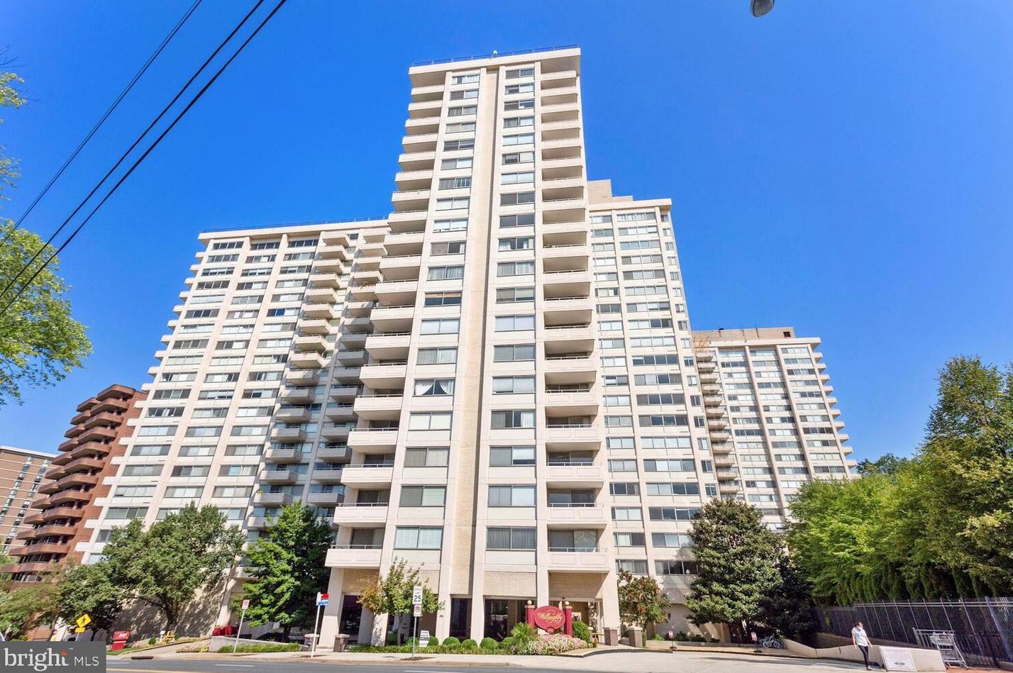 4515 Willard Ave, Bethesda MD  20815-3622 exterior