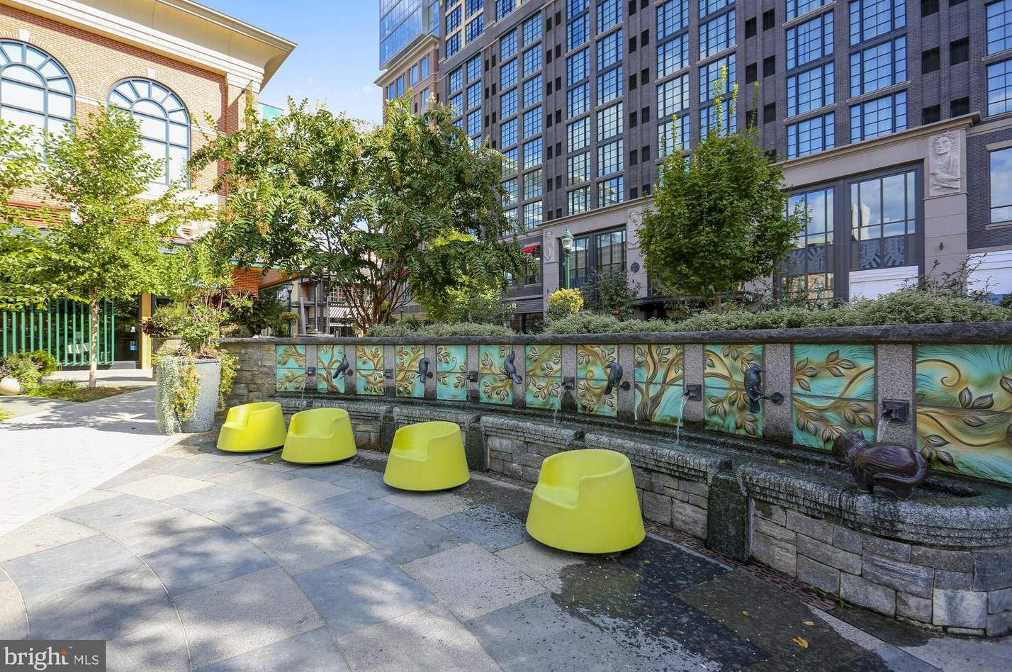 10401 Grosvenor Pl, Rockville MD  20852-4646 exterior