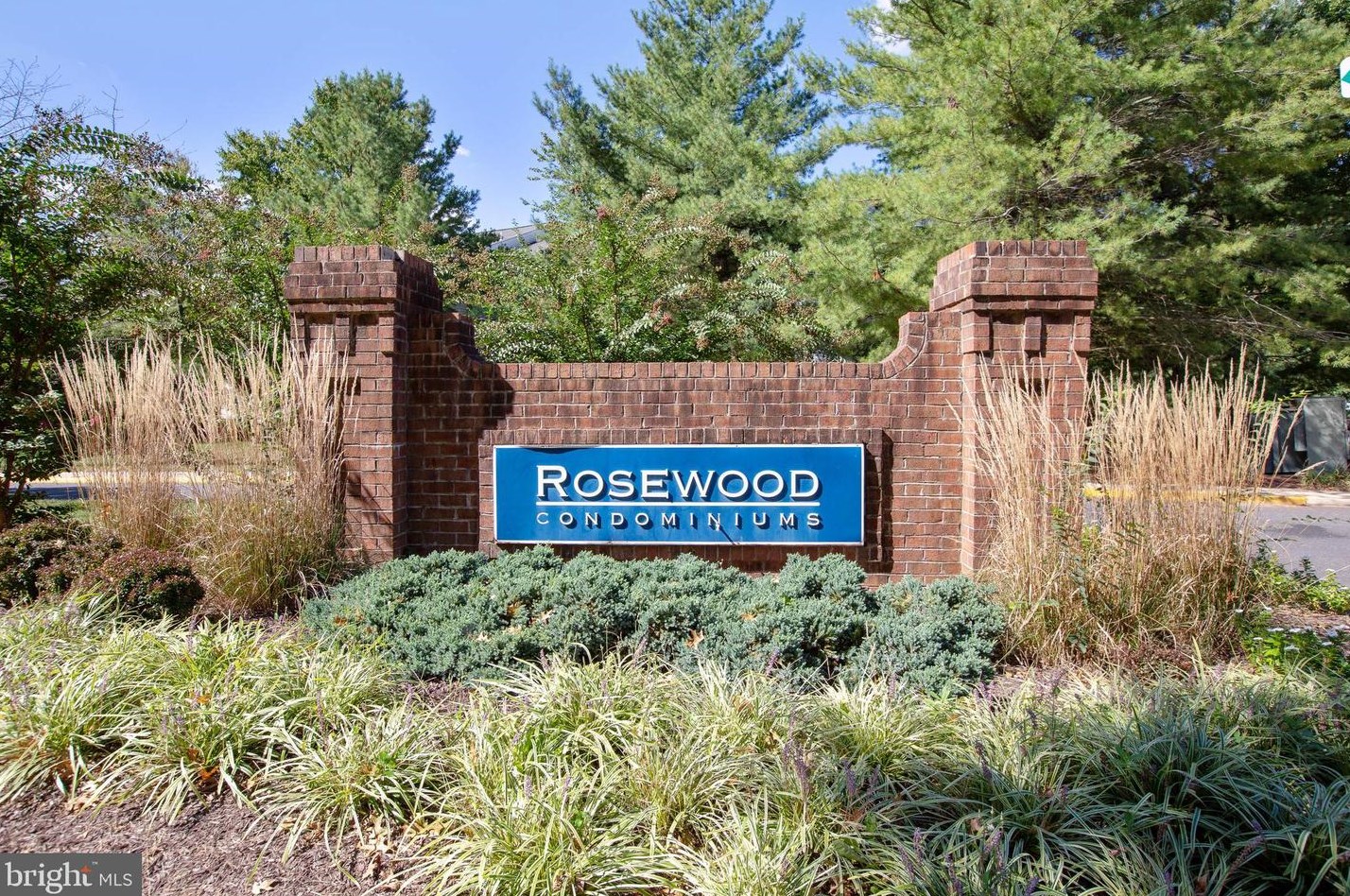 8203 Whispering Oaks Way, Gaithersburg MD  20879-5240 exterior