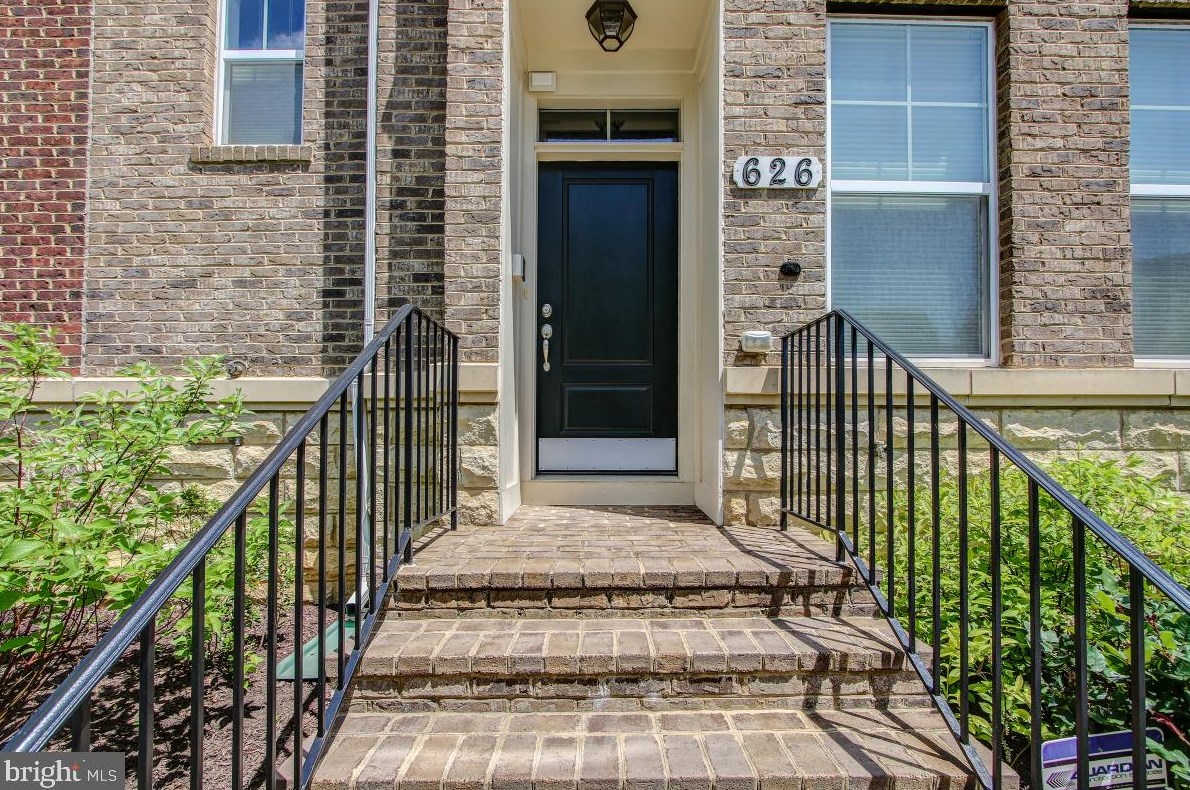 626 Crown Park Ave, Gaithersburg MD  20878-4526 exterior