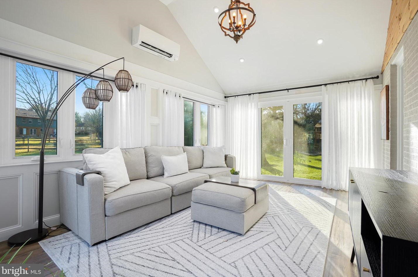 20910 Lochaven Ct, Gaithersburg MD  20882-4467 exterior