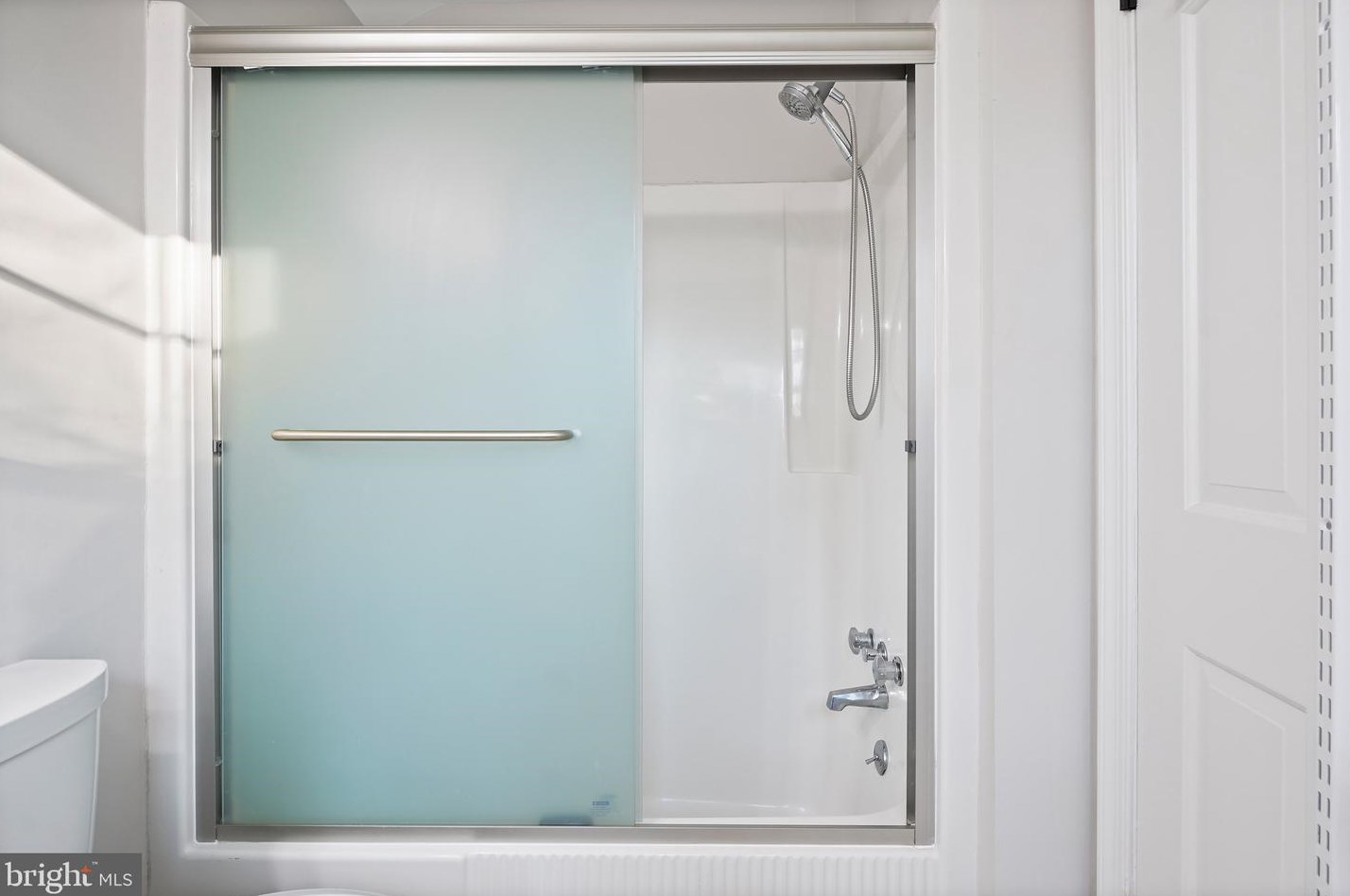 20910 Lochaven Ct, Gaithersburg MD  20882-4467 exterior