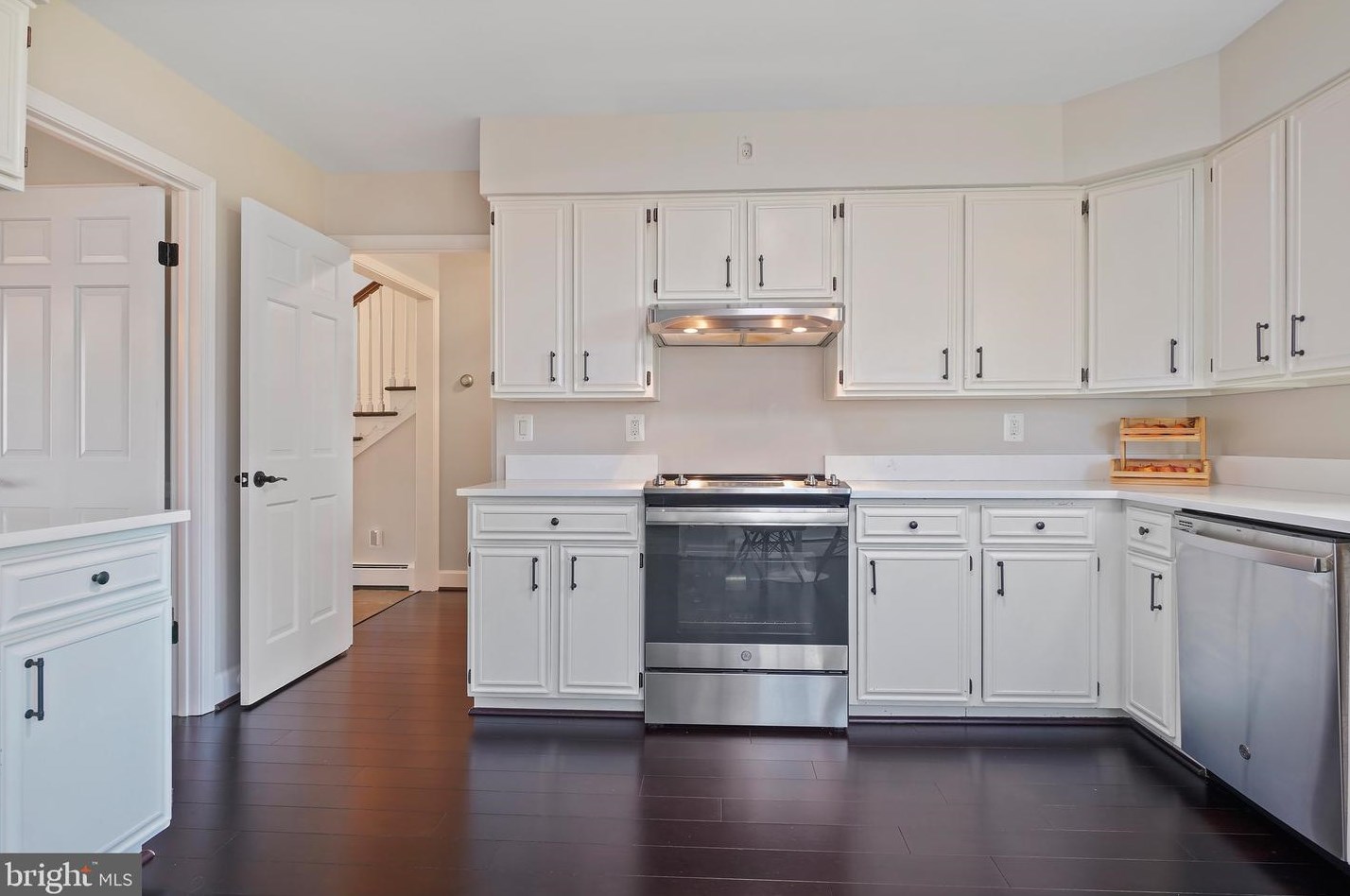 20910 Lochaven Ct, Gaithersburg MD  20882-4467 exterior