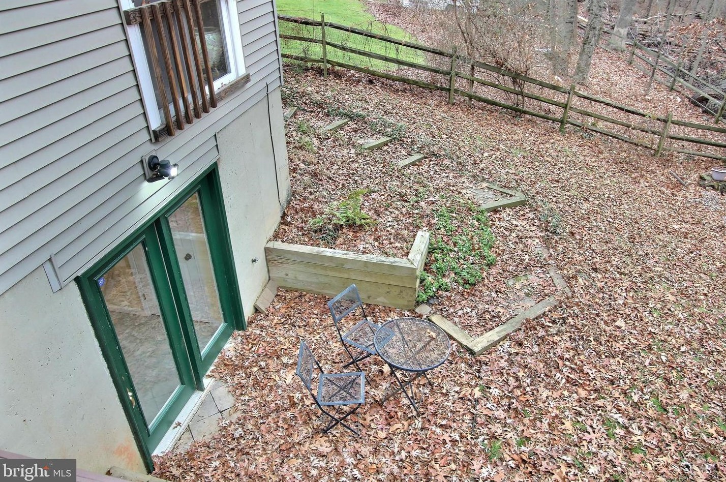 19505 Ridge Heights Dr, Gaithersburg MD  20879-1657 exterior