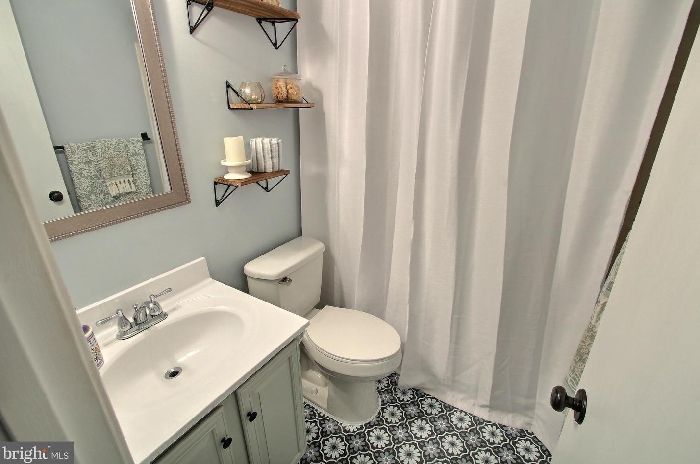 19505 Ridge Heights Dr, Gaithersburg MD  20879-1657 exterior