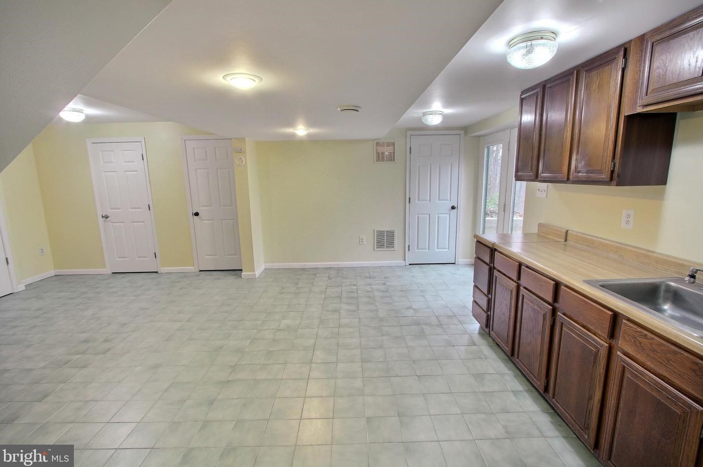 19505 Ridge Heights Dr, Gaithersburg MD  20879-1657 exterior