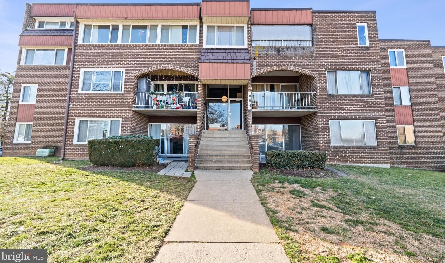 454 Girard St, Gaithersburg MD  20877-3316 exterior