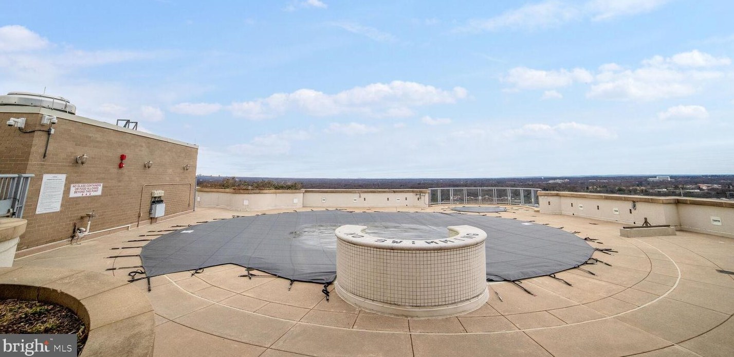 5750 Bou Ave, Rockville MD 20852-1645 exterior