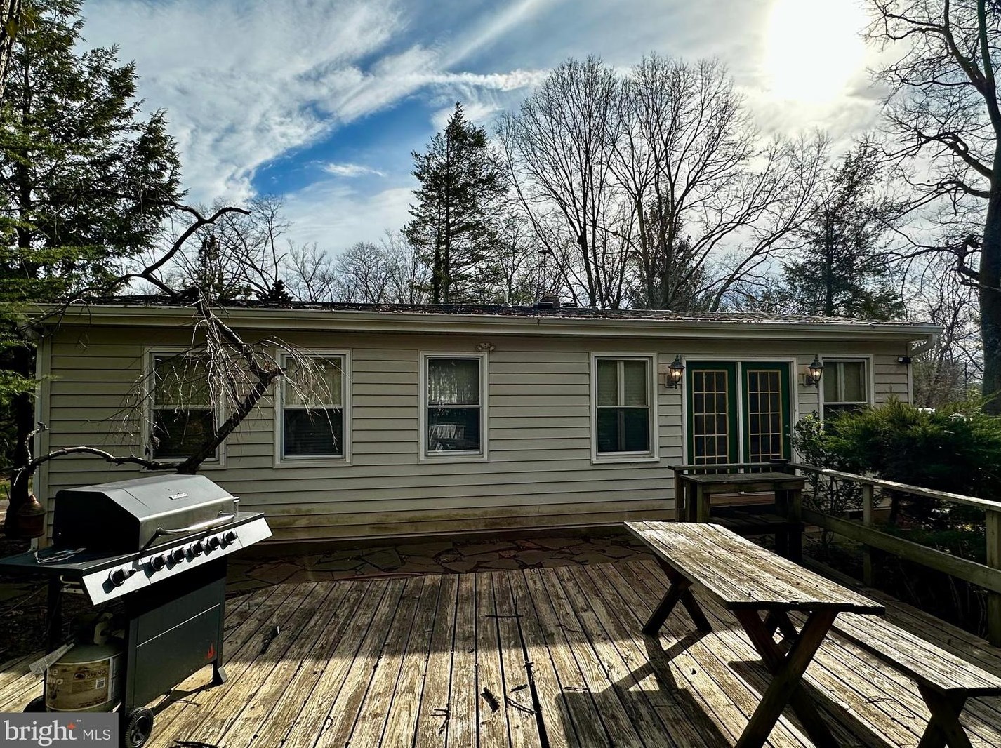 18 Dew Wood Ct, Rockville MD  20855-1006 exterior