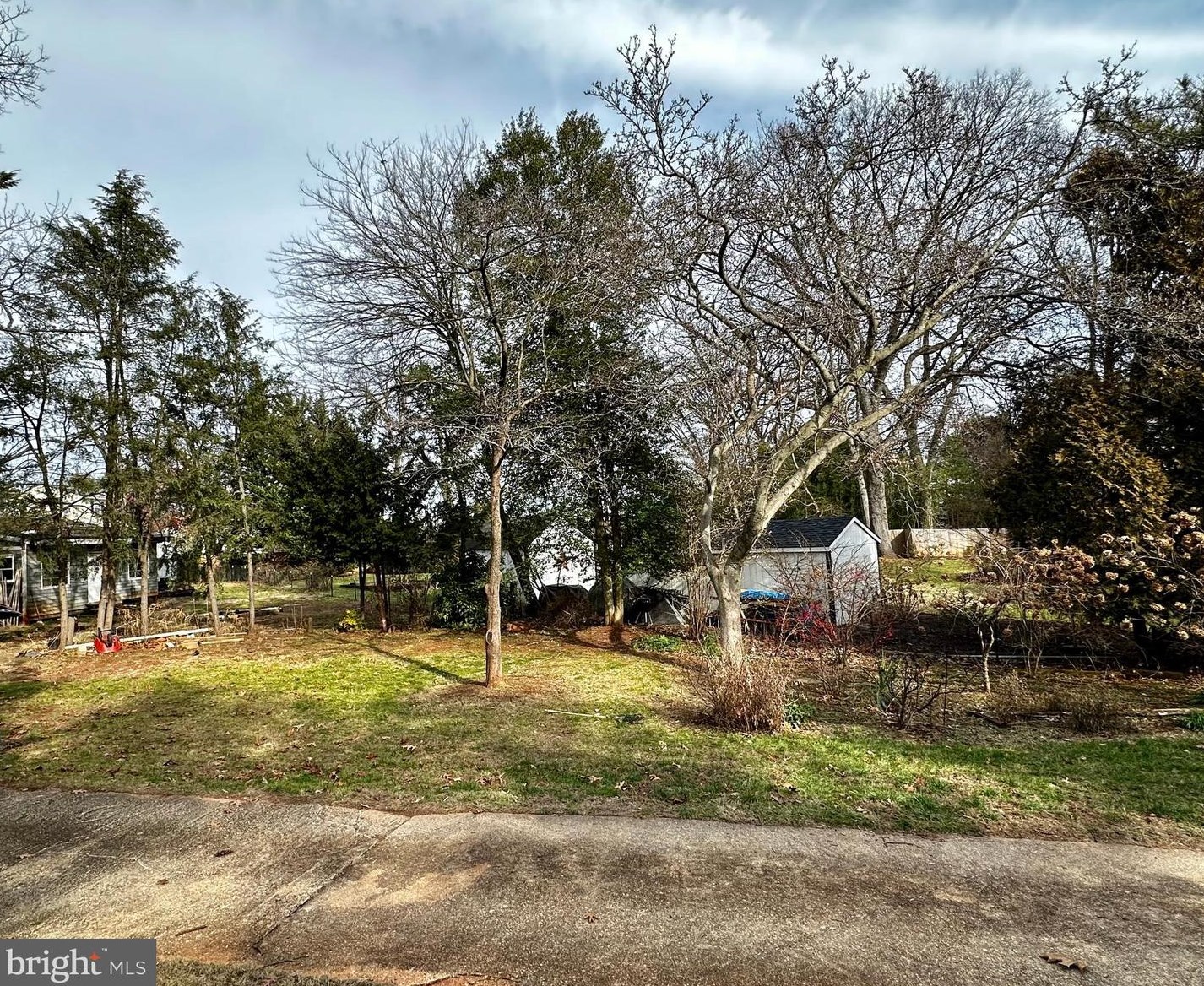 18 Dew Wood Ct, Rockville MD  20855-1006 exterior