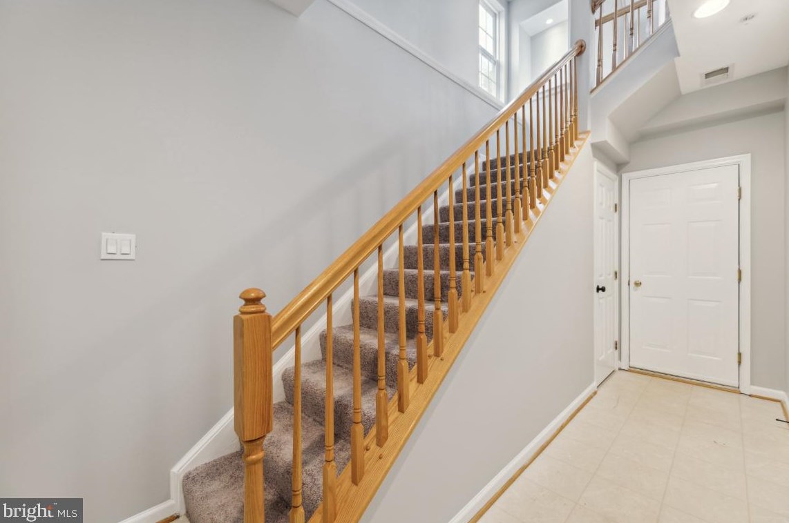 12016 Chestnut Glen Rd, Clarksburg MD  20871-4429 exterior