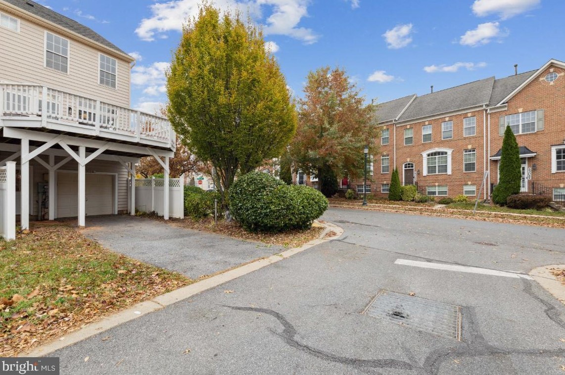 12016 Chestnut Glen Rd, Clarksburg MD  20871-4429 exterior