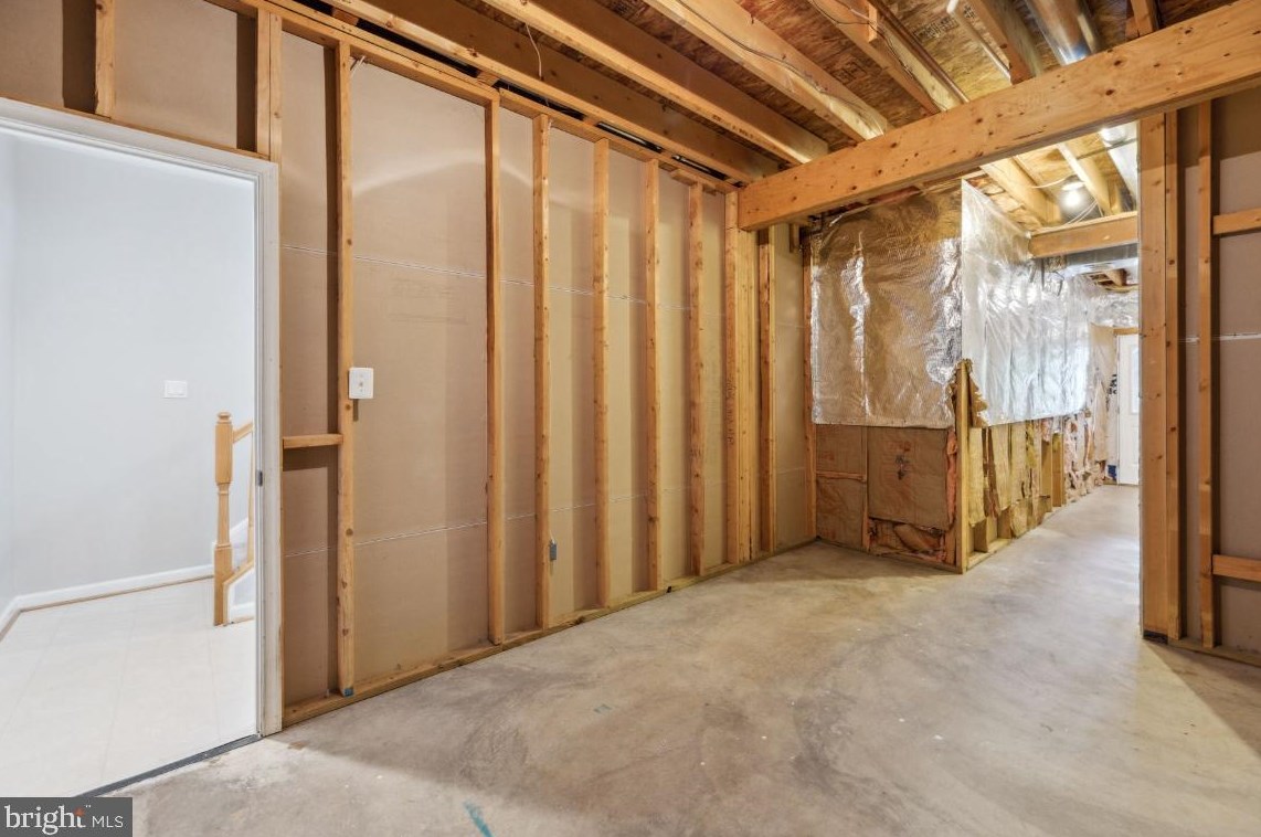 12016 Chestnut Glen Rd, Clarksburg MD  20871-4429 exterior