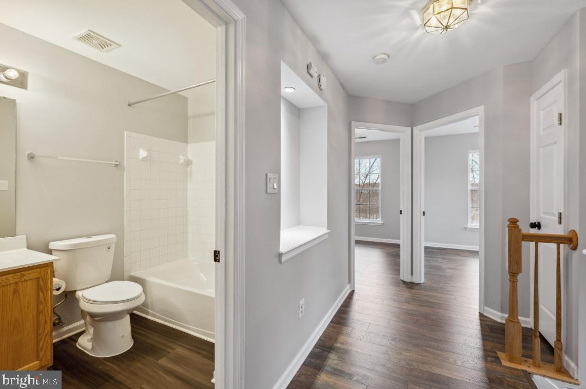 12016 Chestnut Glen Rd, Clarksburg MD  20871-4429 exterior