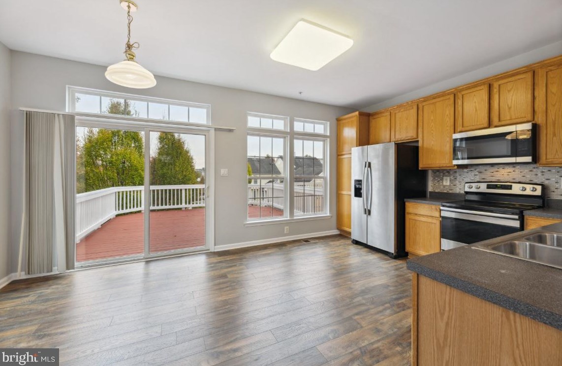 12016 Chestnut Glen Rd, Clarksburg MD  20871-4429 exterior