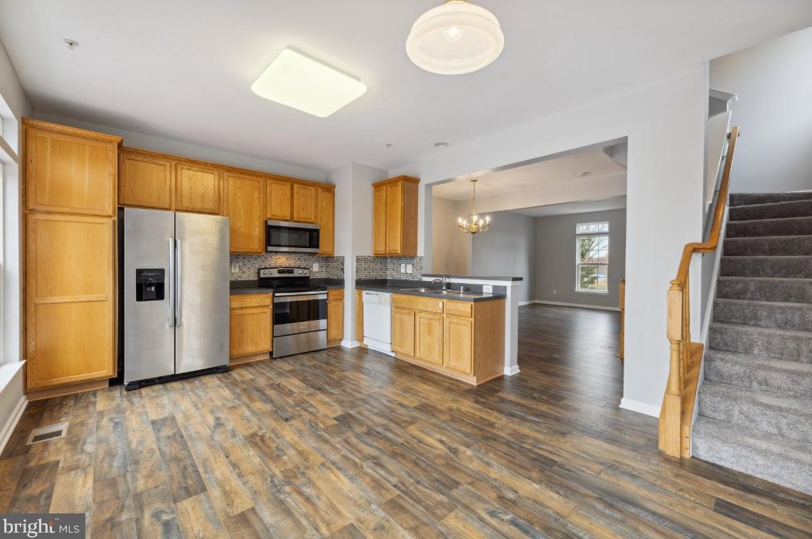 12016 Chestnut Glen Rd, Clarksburg MD  20871-4429 exterior