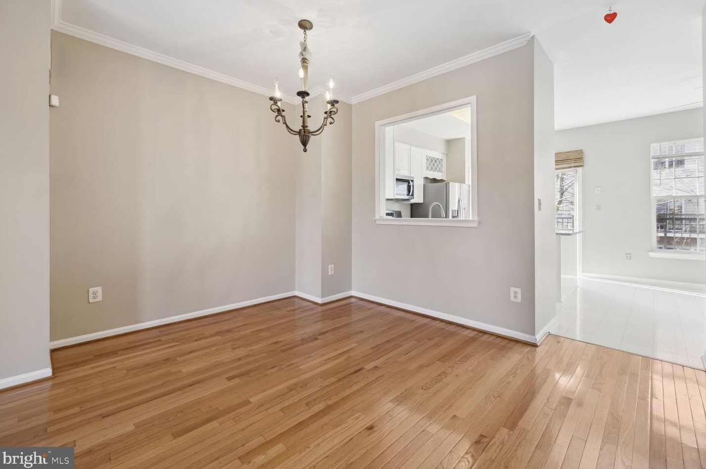 9704 Washingtonian Blvd, Gaithersburg MD  20878-5359 exterior