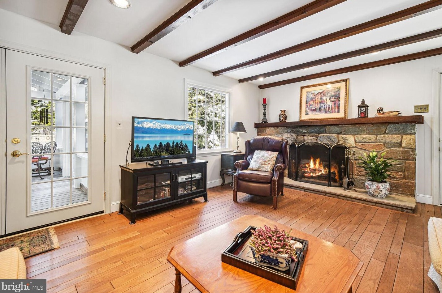 516 Mannakee St, Rockville MD 20850-2143 exterior