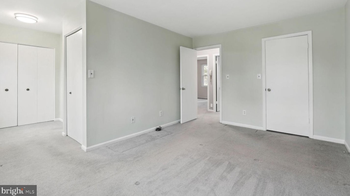 209 Longdraft Rd, Gaithersburg MD  20878-1033 exterior