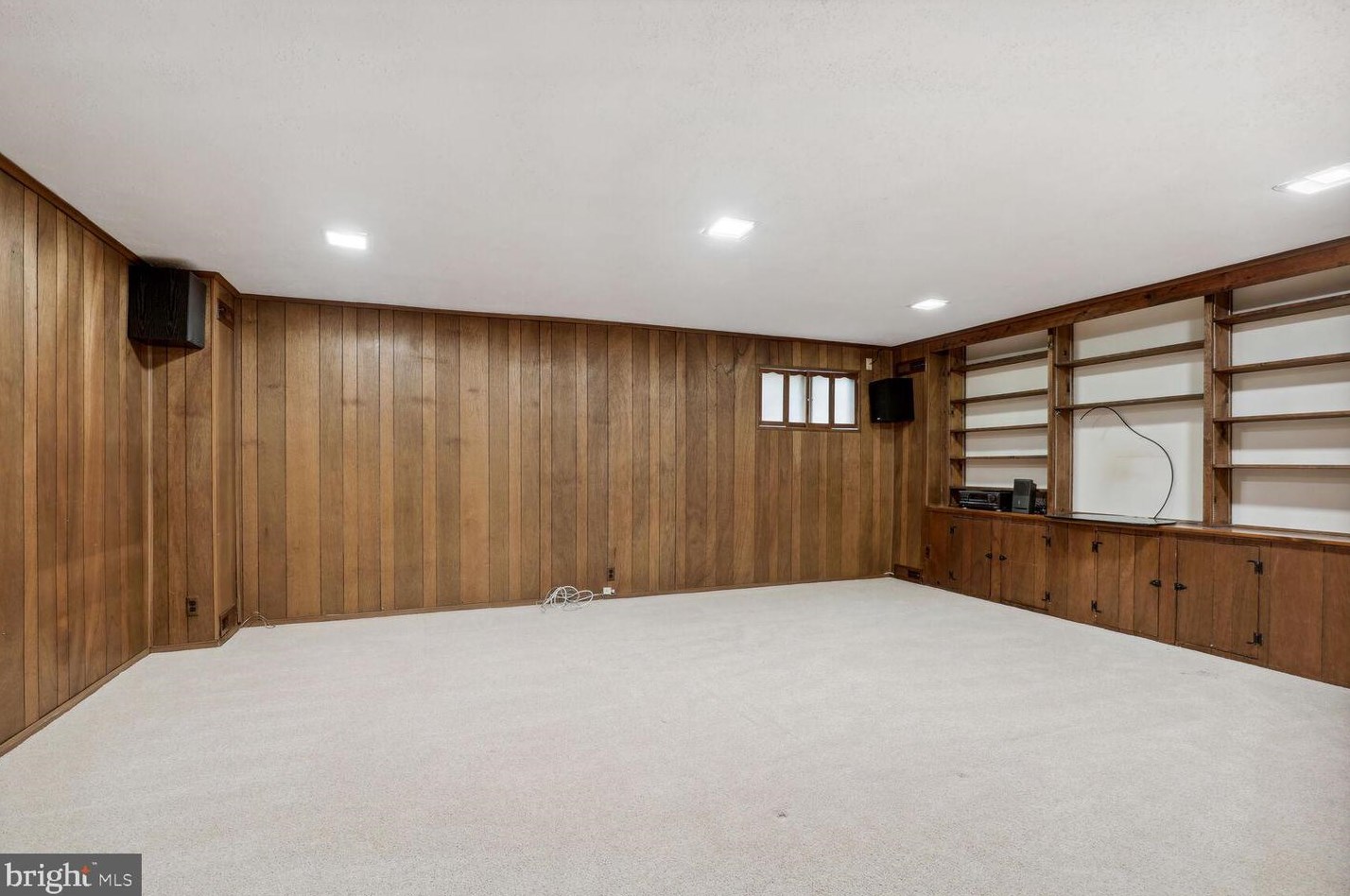 209 Longdraft Rd, Gaithersburg MD  20878-1033 exterior