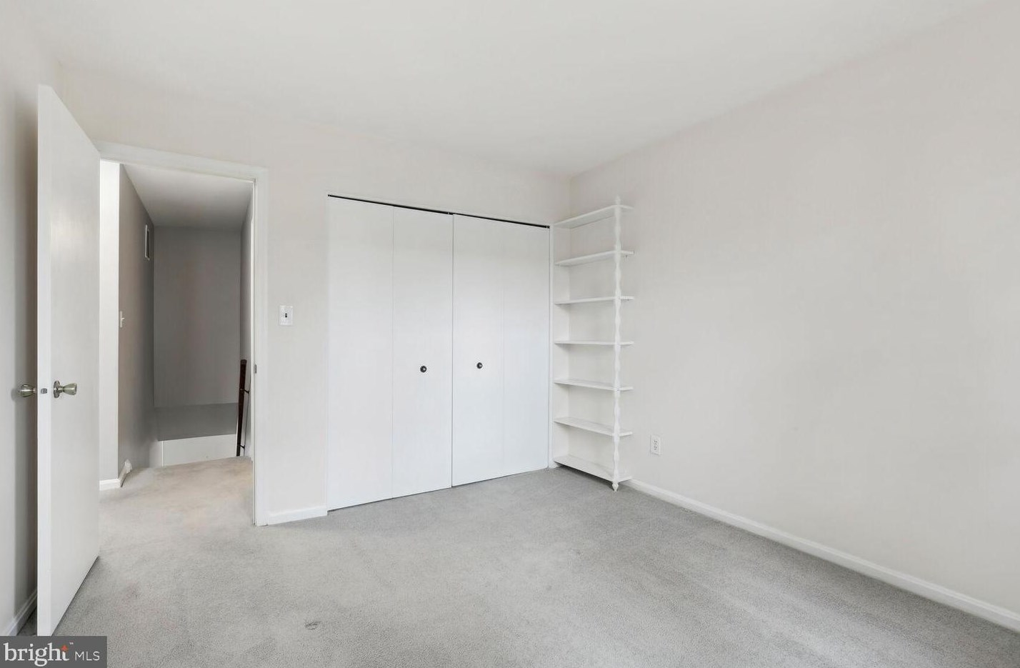 209 Longdraft Rd, Gaithersburg MD  20878-1033 exterior