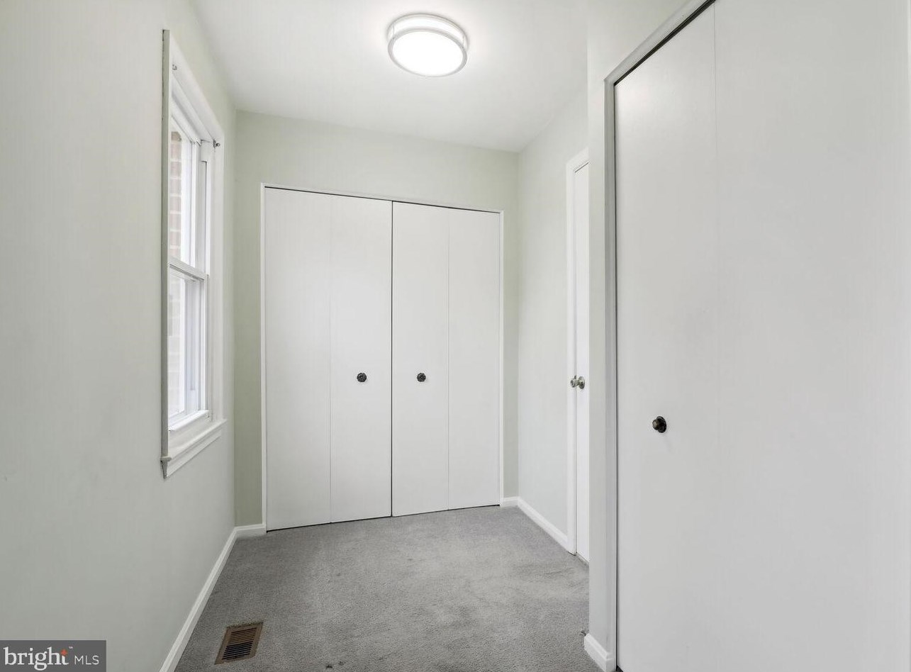 209 Longdraft Rd, Gaithersburg MD  20878-1033 exterior