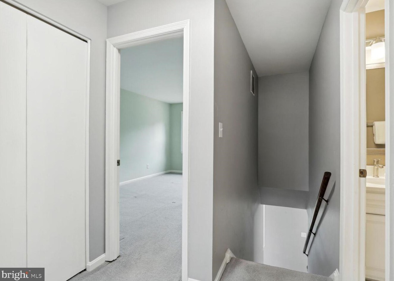 209 Longdraft Rd, Gaithersburg MD  20878-1033 exterior