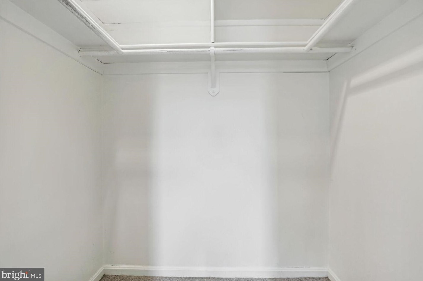 209 Longdraft Rd, Gaithersburg MD  20878-1033 exterior