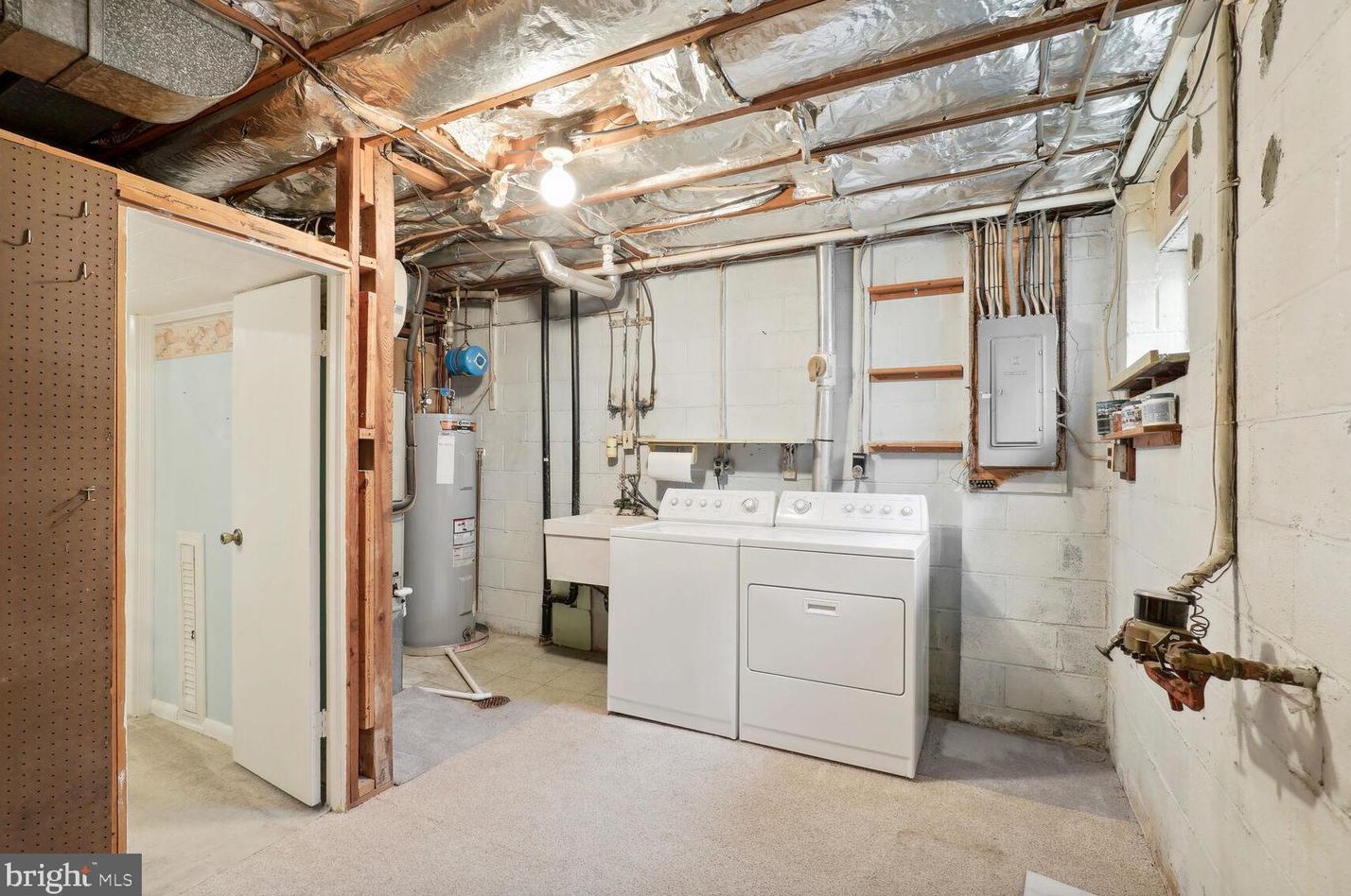 209 Longdraft Rd, Gaithersburg MD  20878-1033 exterior