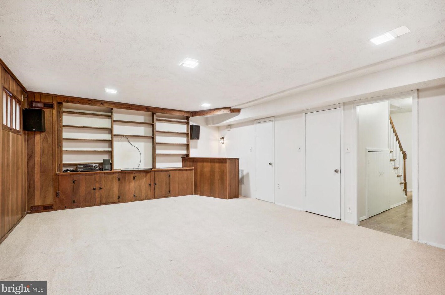 209 Longdraft Rd, Gaithersburg MD  20878-1033 exterior