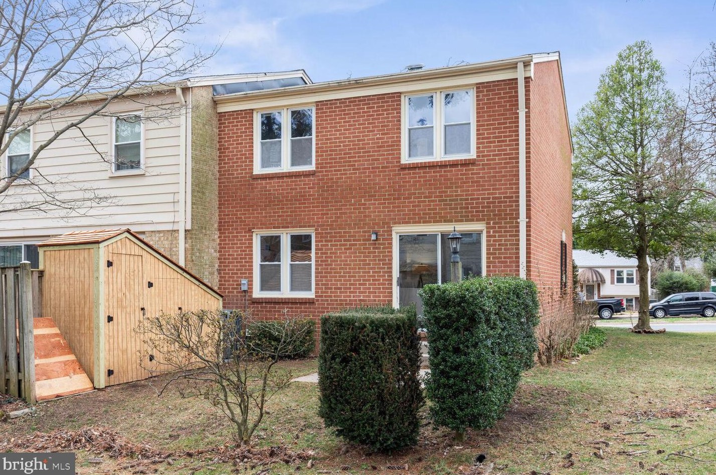 209 Longdraft Rd, Gaithersburg MD  20878-1033 exterior