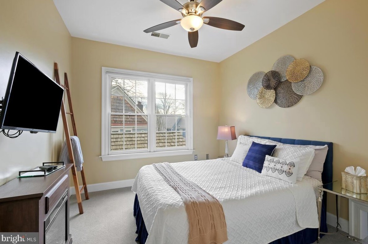 135 Treehaven St, Gaithersburg MD  20878-5748 exterior