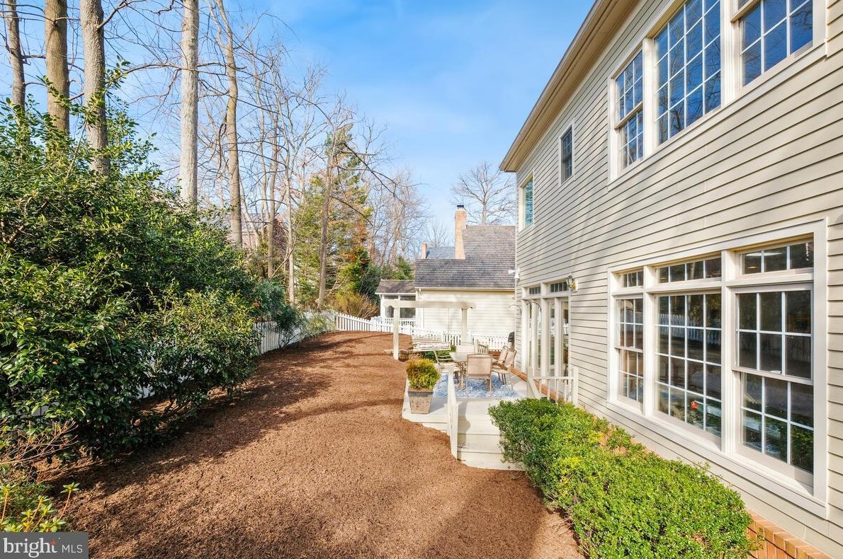 135 Treehaven St, Gaithersburg MD  20878-5748 exterior