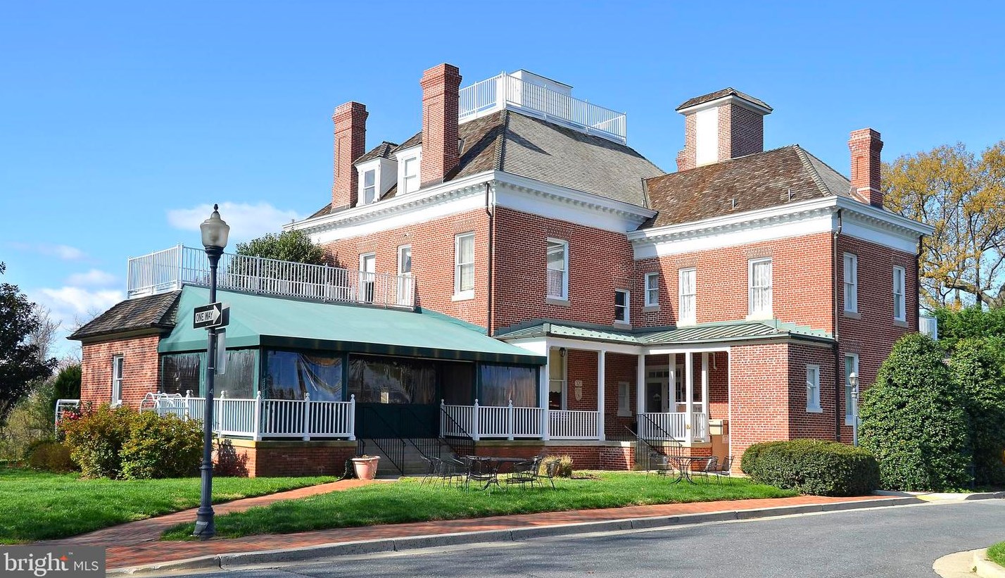 135 Treehaven St, Gaithersburg MD  20878-5748 exterior