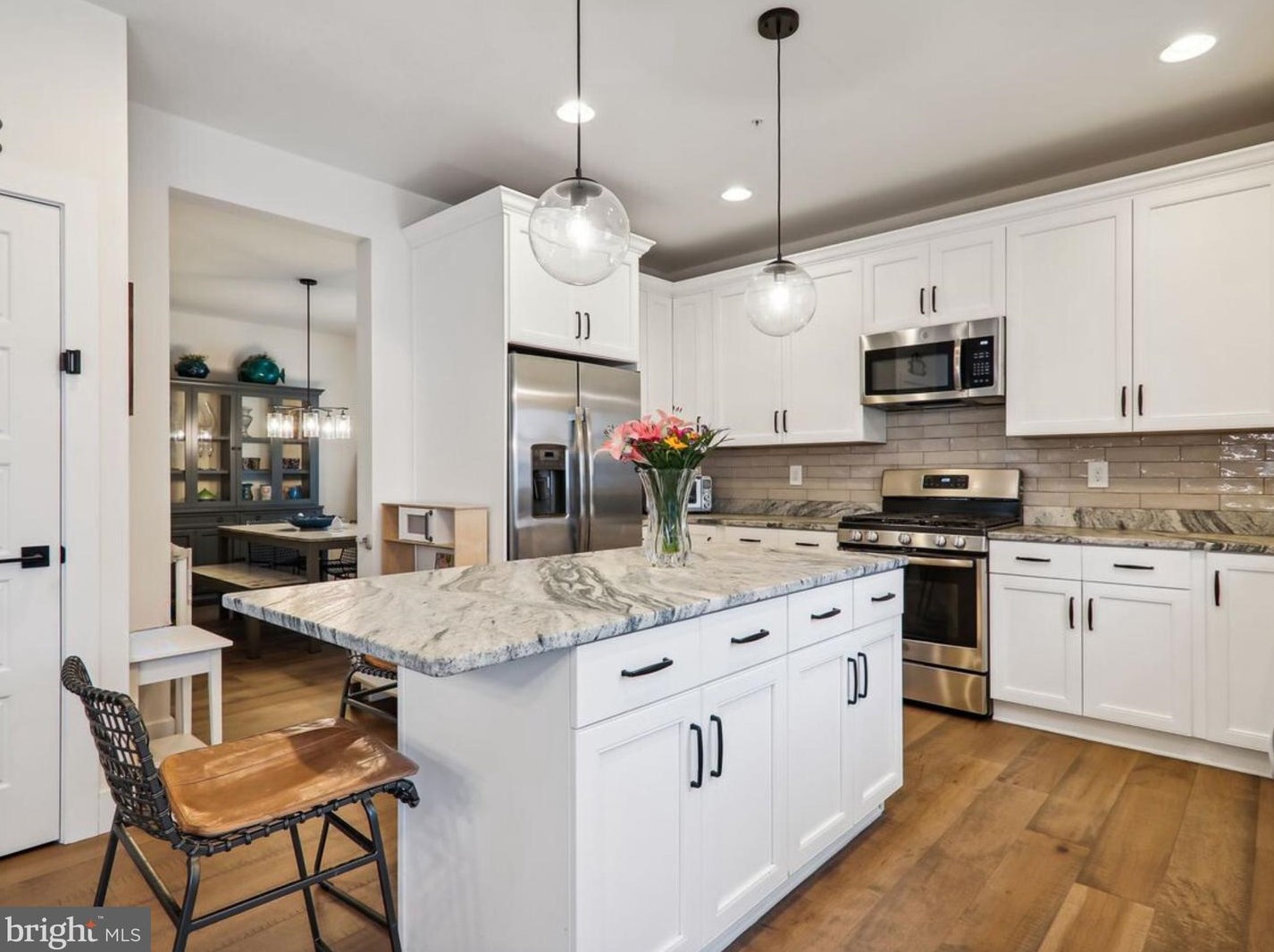 18613 Strawberry Knoll Rd, Gaithersburg MD  20879 exterior