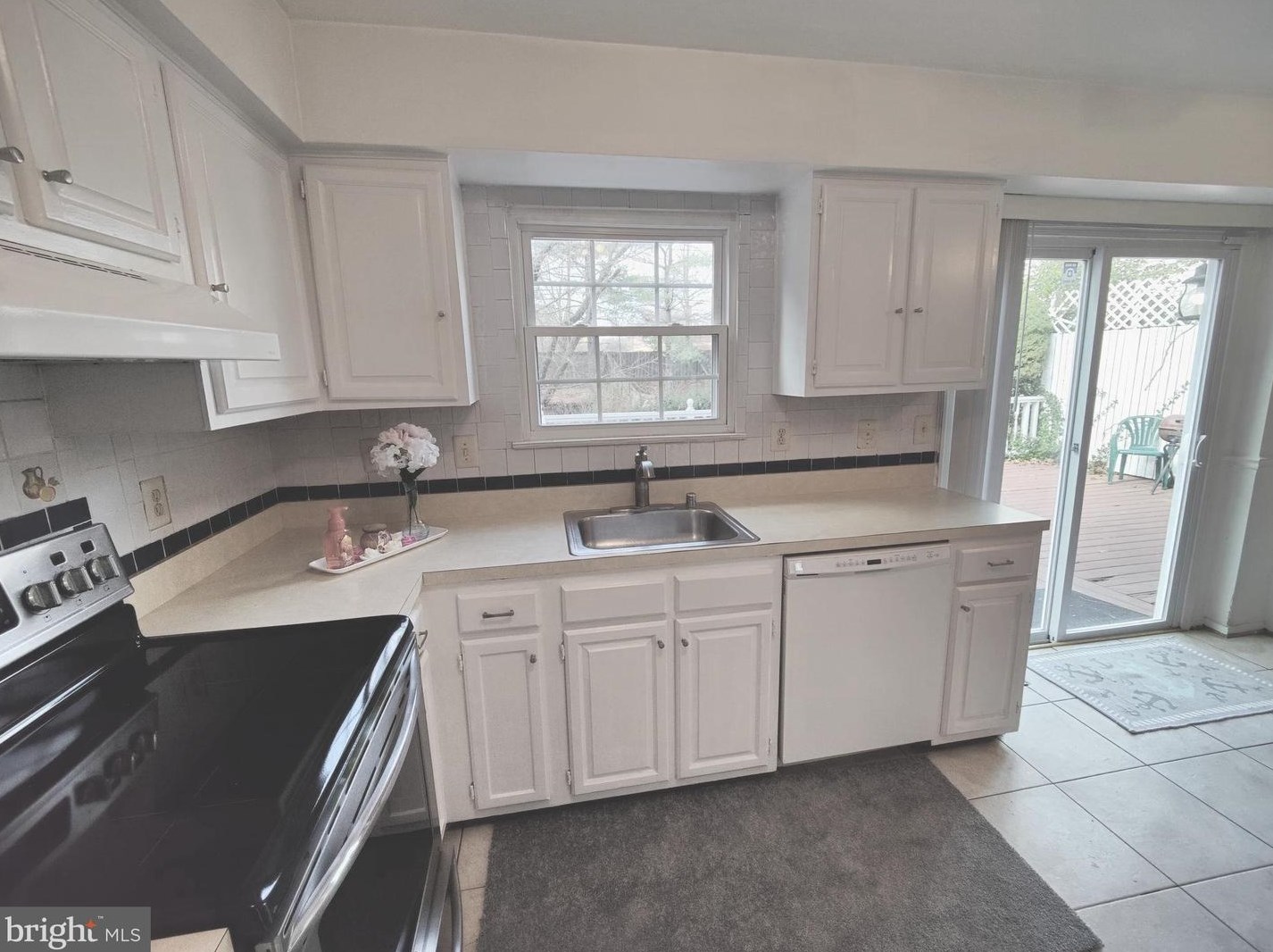 18800 Sunset Hills Ct, Gaithersburg MD  20879-1734 exterior