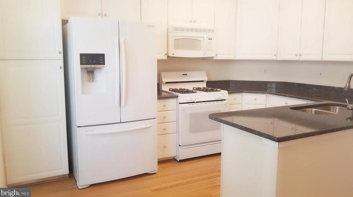 9609 Athens Pl, Gaithersburg MD  20878-5381 exterior
