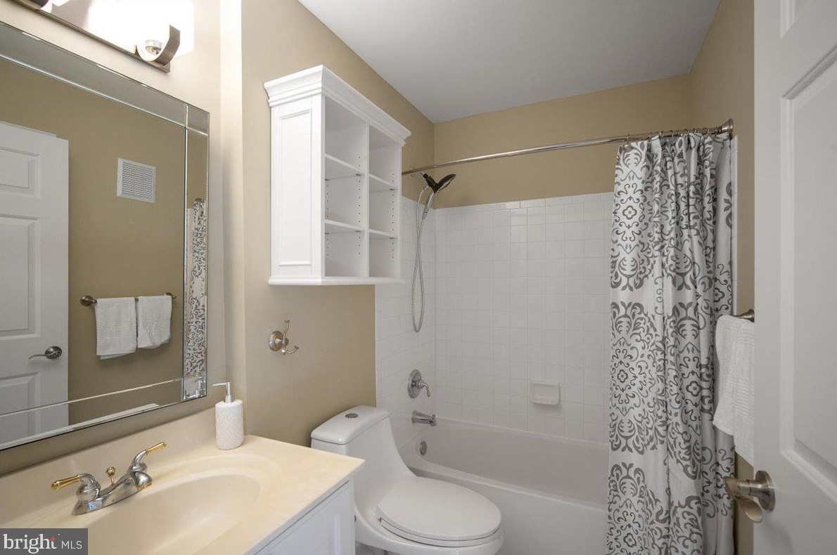 607 Gatestone St, Gaithersburg MD  20878-2187 exterior