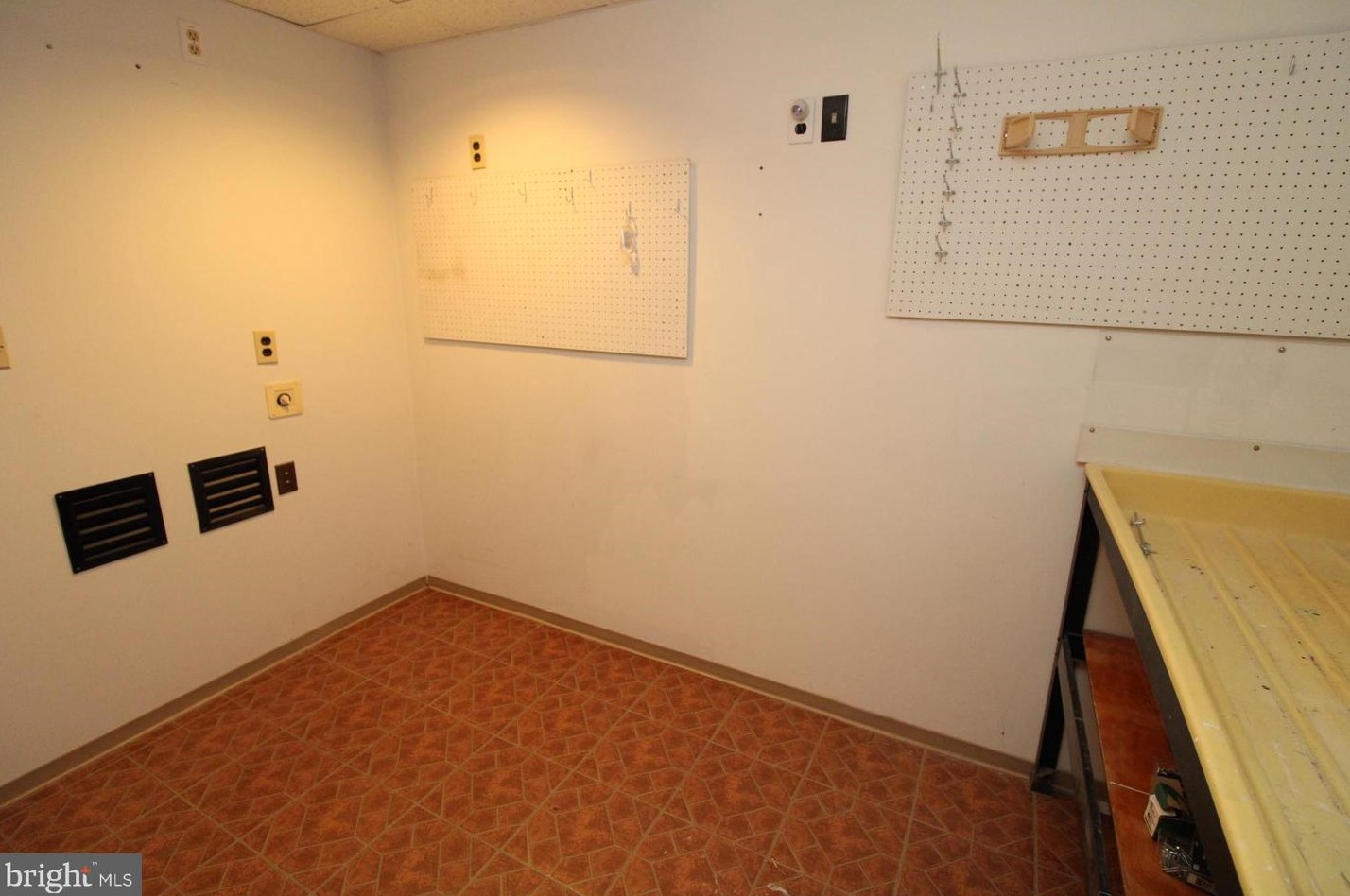 1602 Tanyard Hill Rd, Gaithersburg MD 20879-3210 exterior