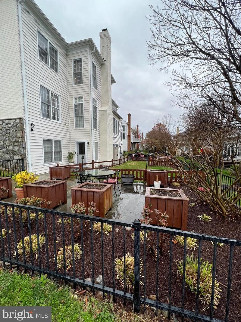 200 Long Trail Ln, Rockville MD 20850-7771 exterior